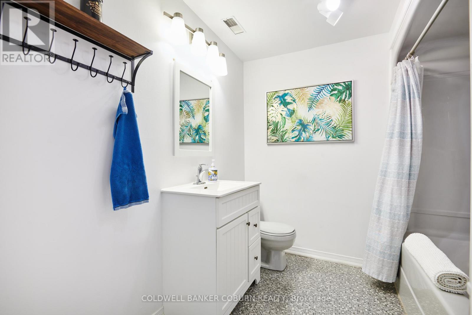 11 Kimberly Avenue Property Photo 42