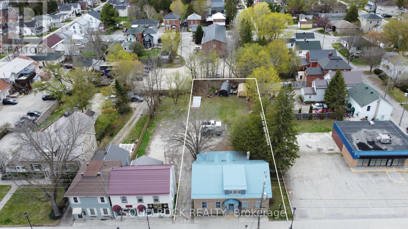 28 Wilson Street W Property Photo 2