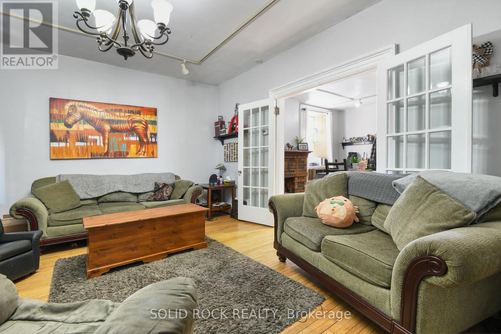 28 Wilson Street W Property Photo 6