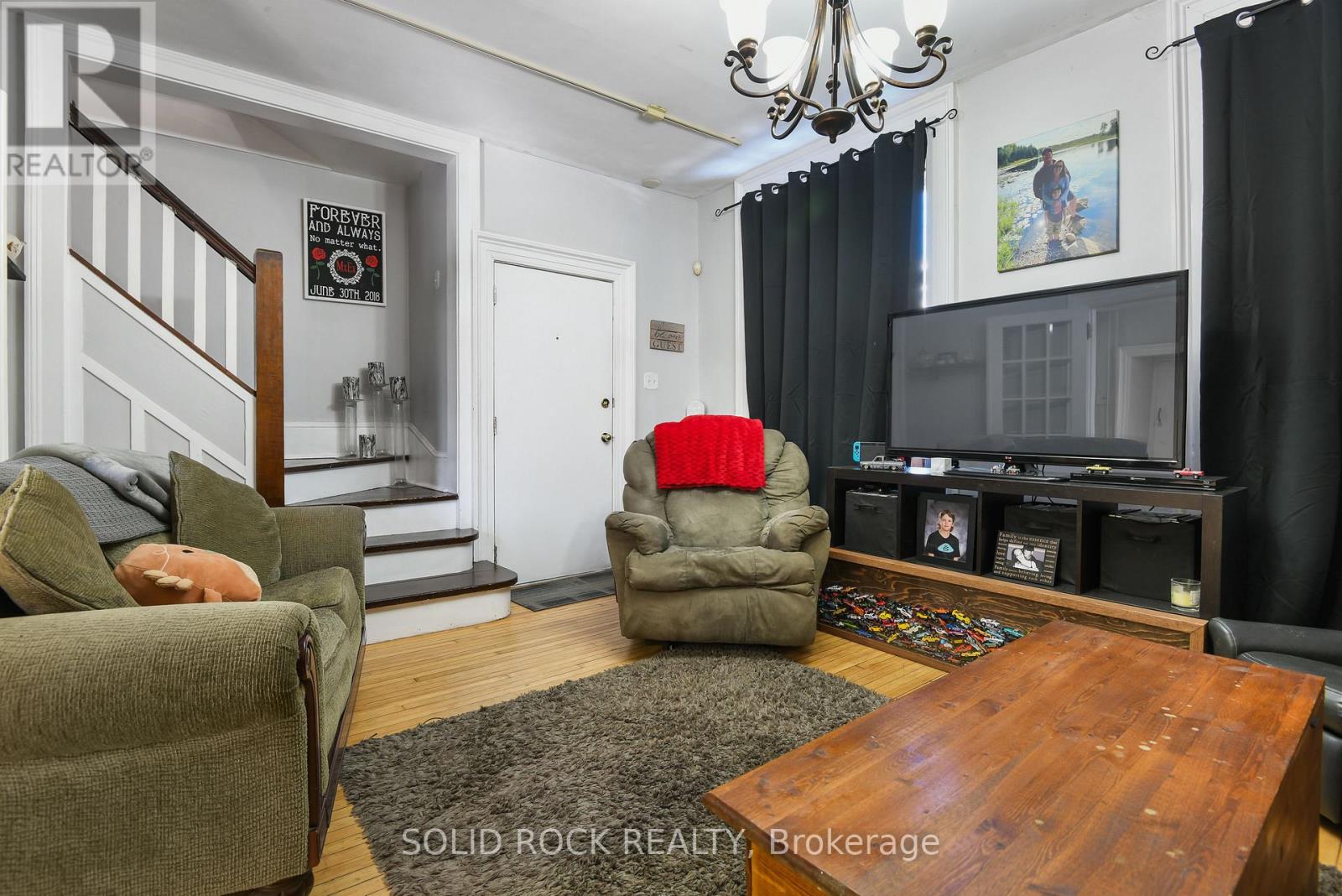 28 Wilson Street W Property Photo 7