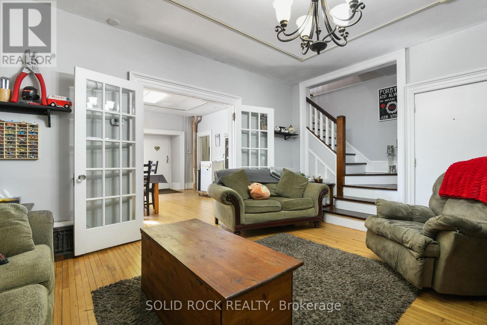 28 Wilson Street W Property Photo 8