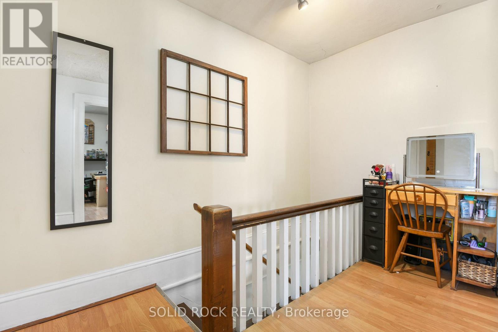 28 Wilson Street W Property Photo 15