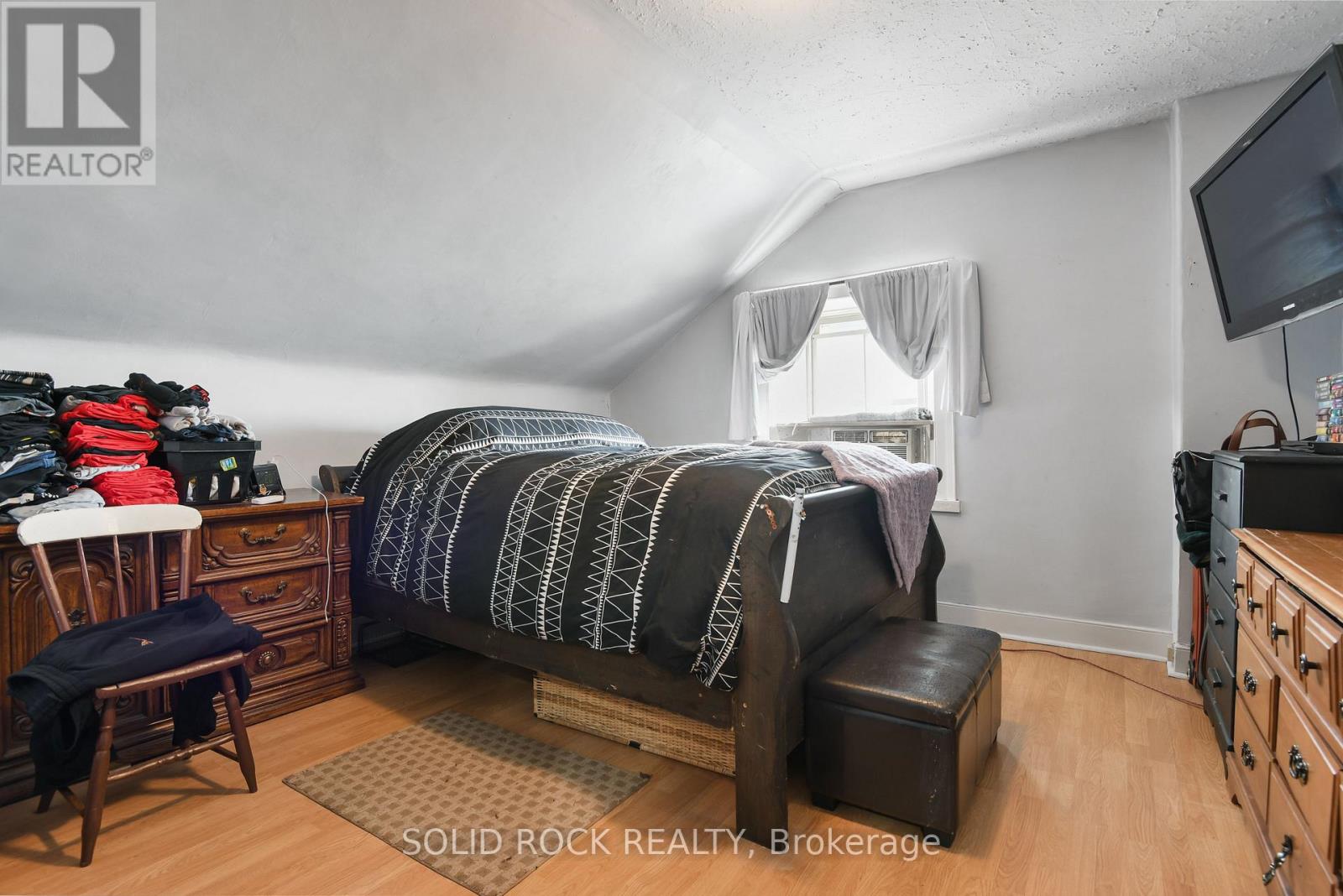 28 Wilson Street W Property Photo 16