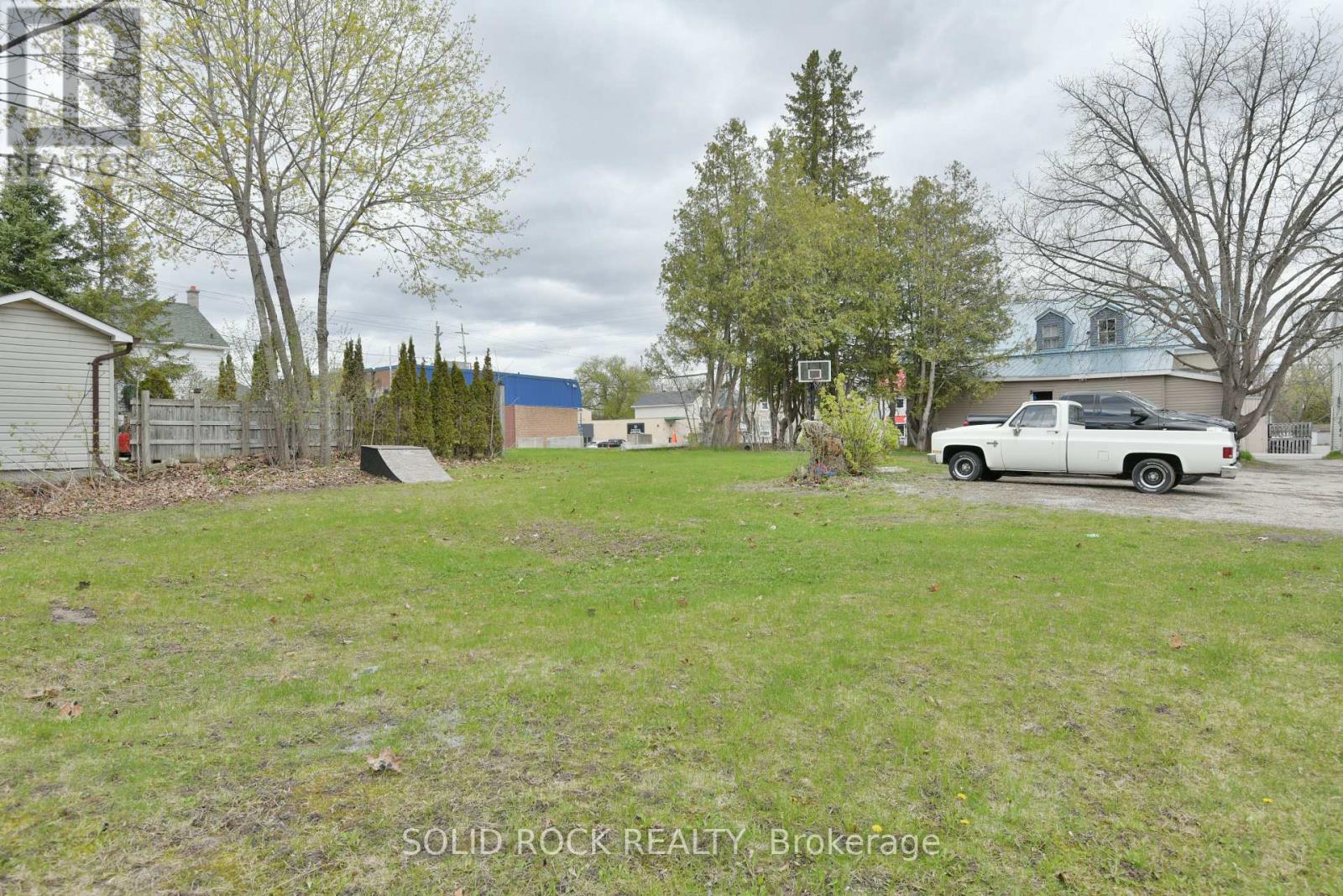28 Wilson Street W Property Photo 21