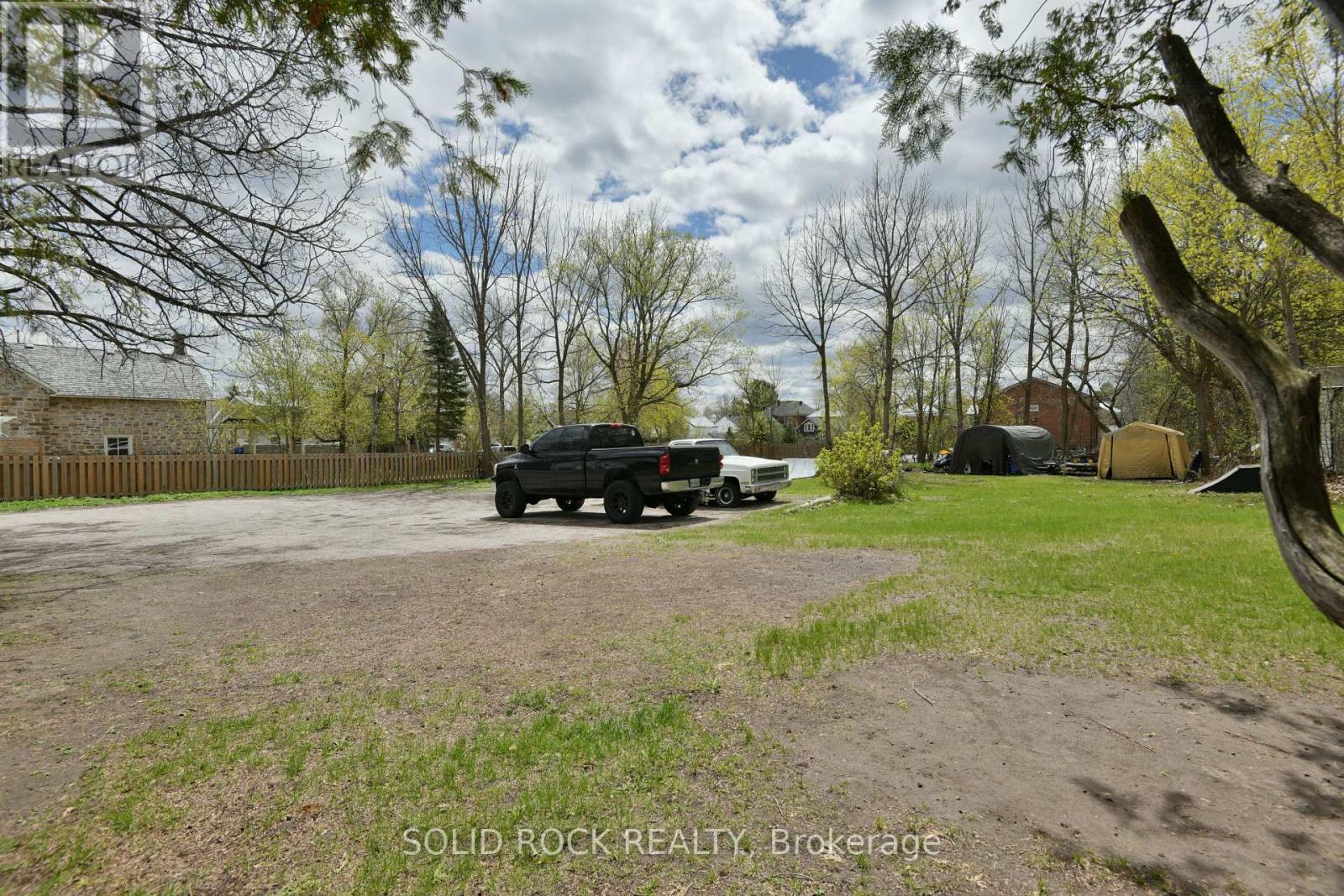 28 Wilson Street W Property Photo 22
