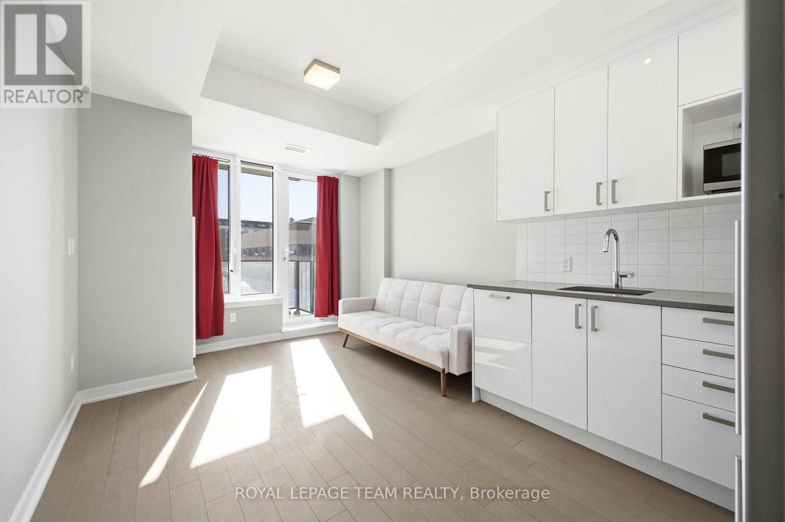 209 - 360 Deschatelets Avenue E Property Photo 4