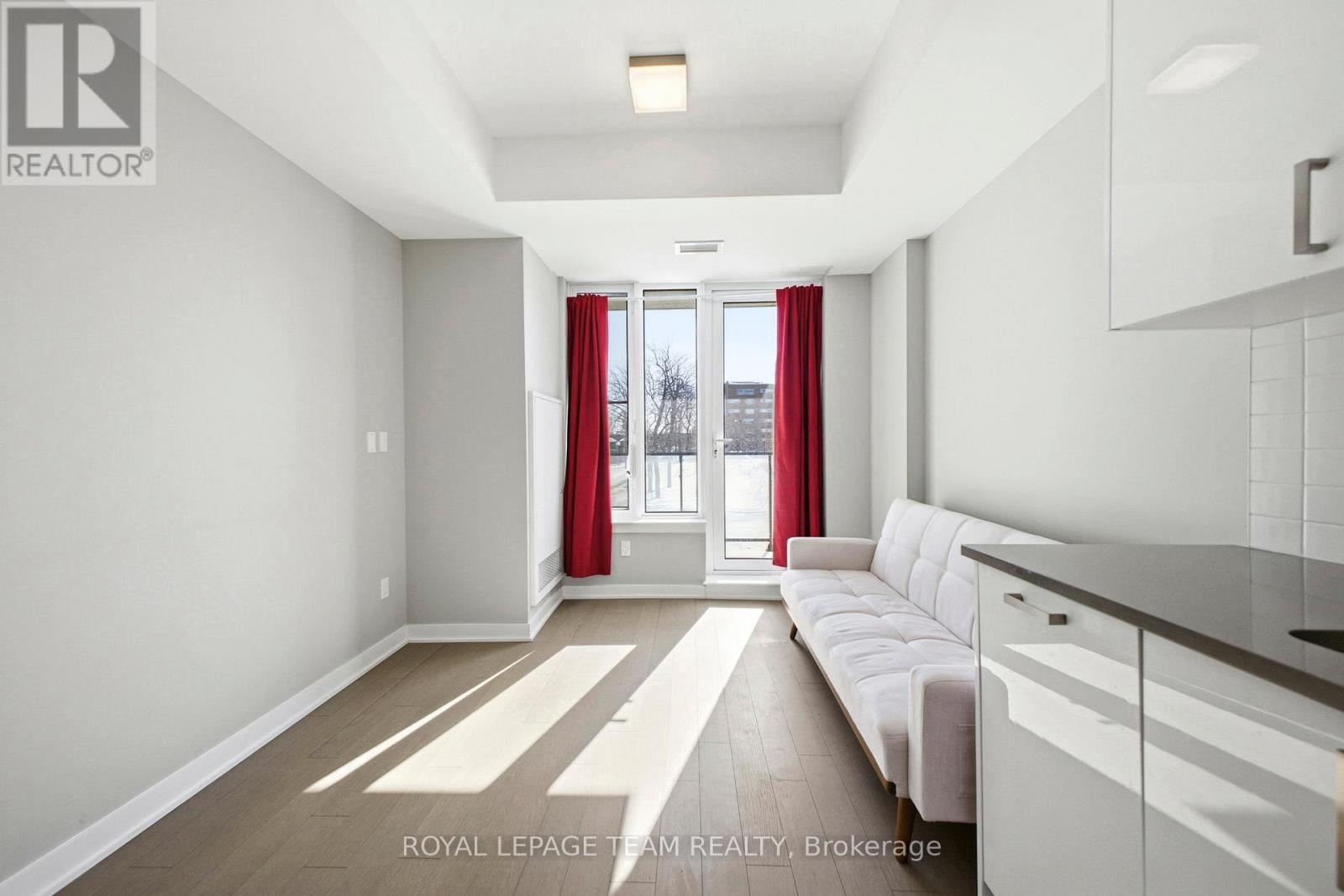 209 - 360 Deschatelets Avenue E Property Photo 5