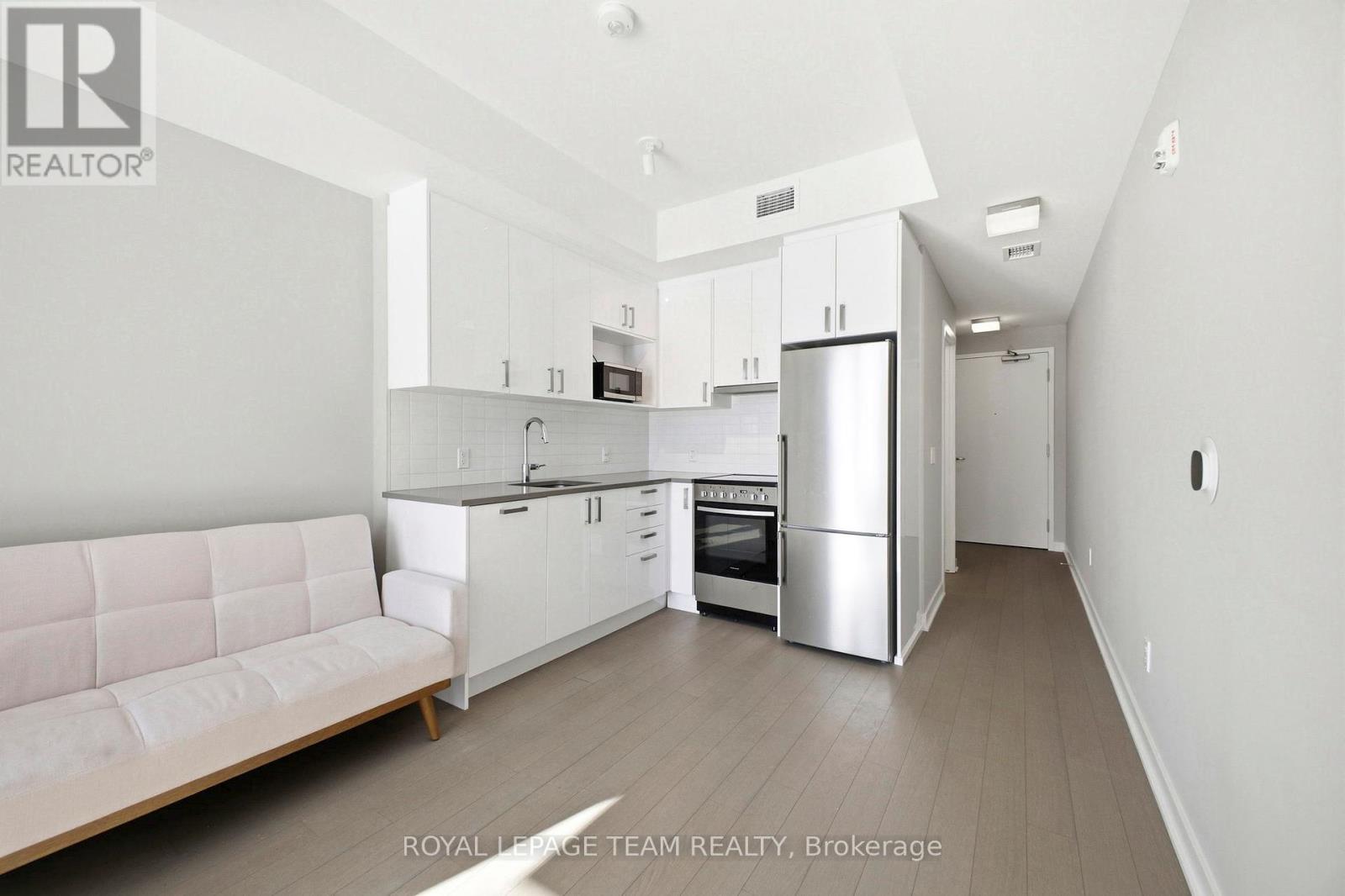 209 - 360 Deschatelets Avenue E Property Photo 8