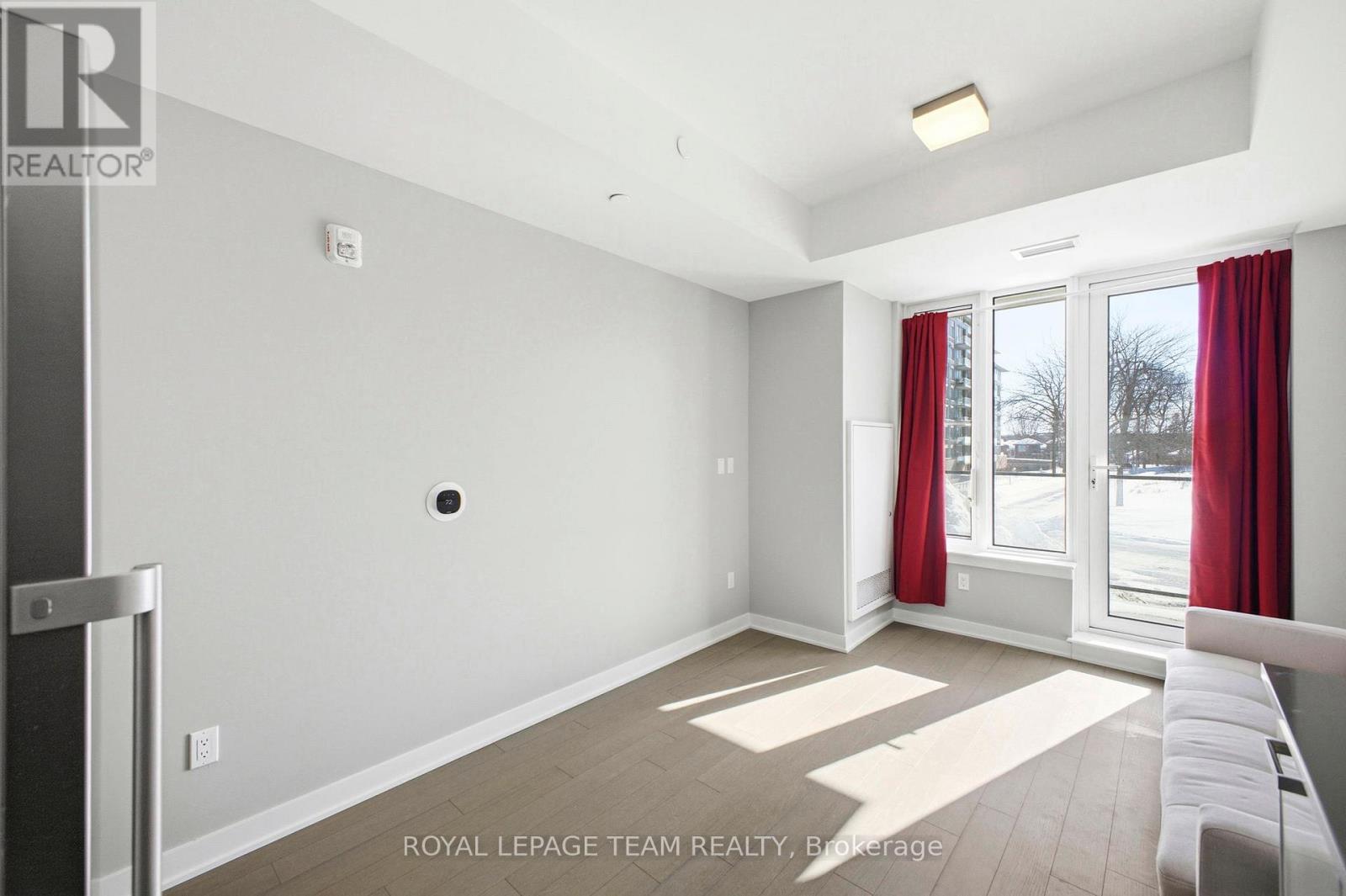 209 - 360 Deschatelets Avenue E Property Photo 11
