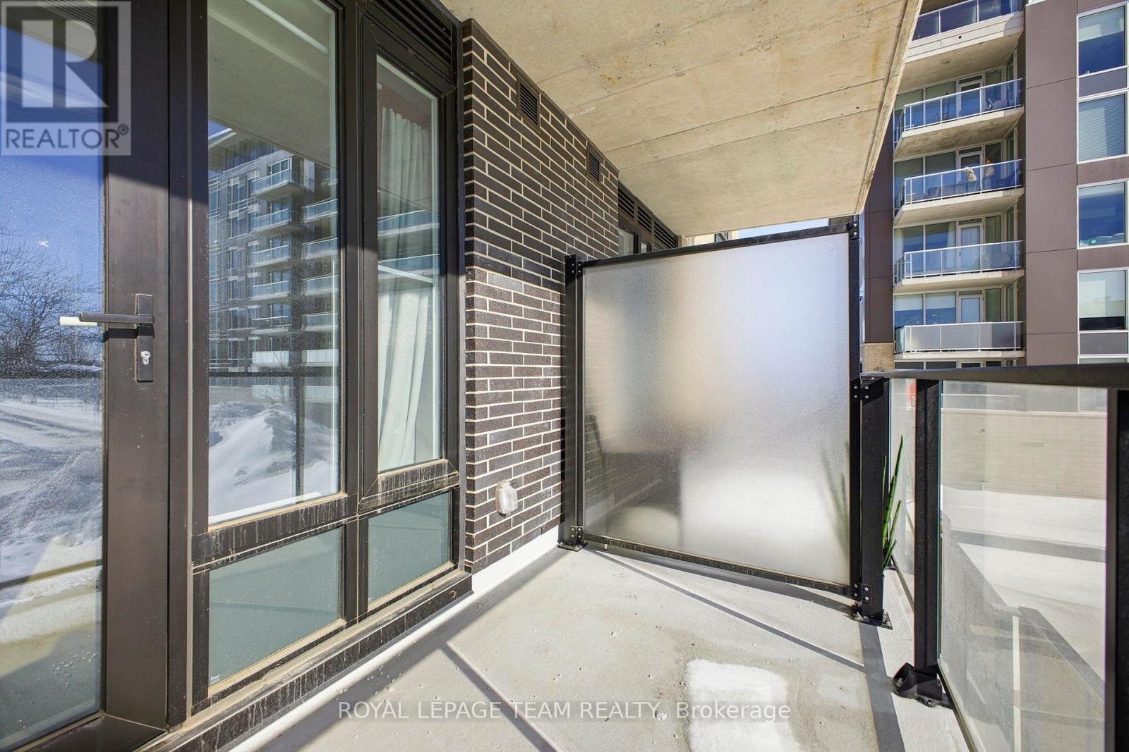 209 - 360 Deschatelets Avenue E Property Photo 16