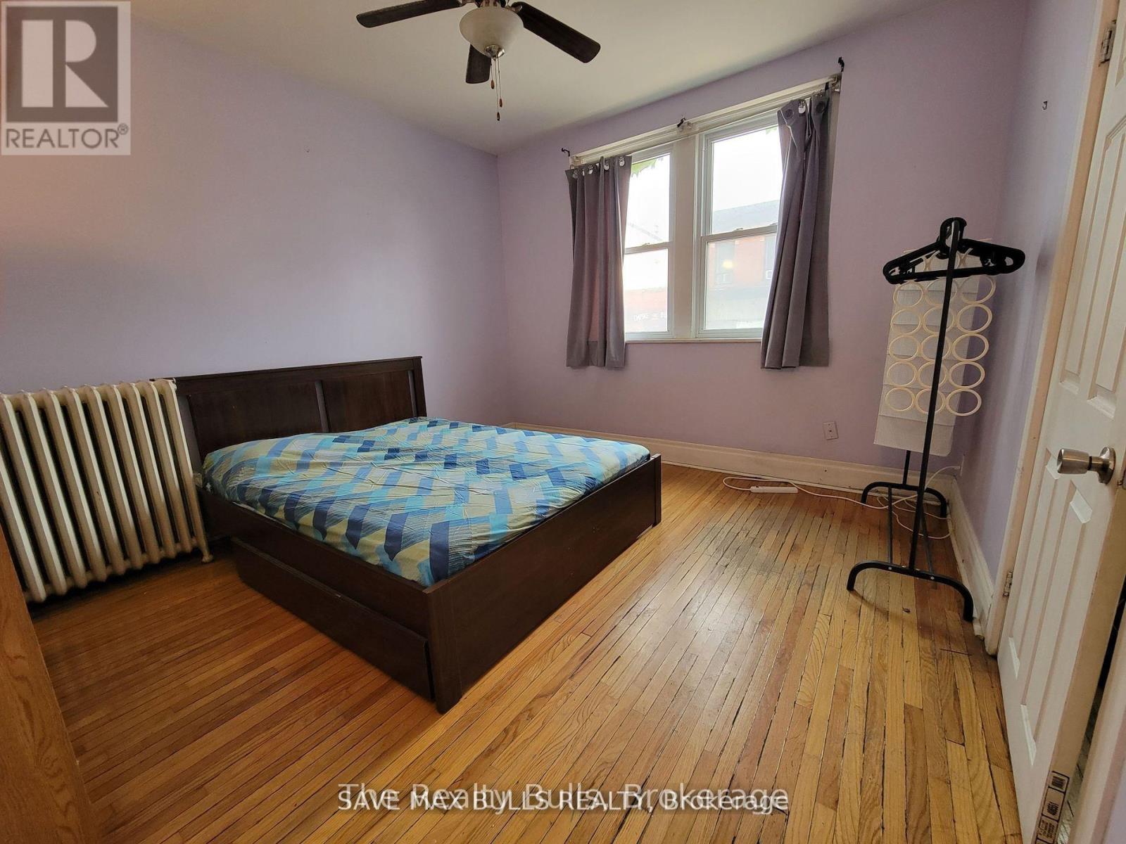 3 - 285 King Street W Property Photo 5