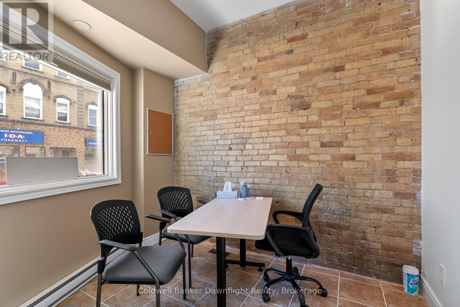 437 Main Street Property Photo 5