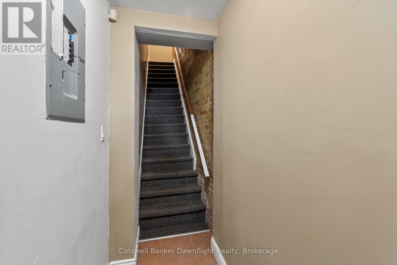 437 Main Street Property Photo 9