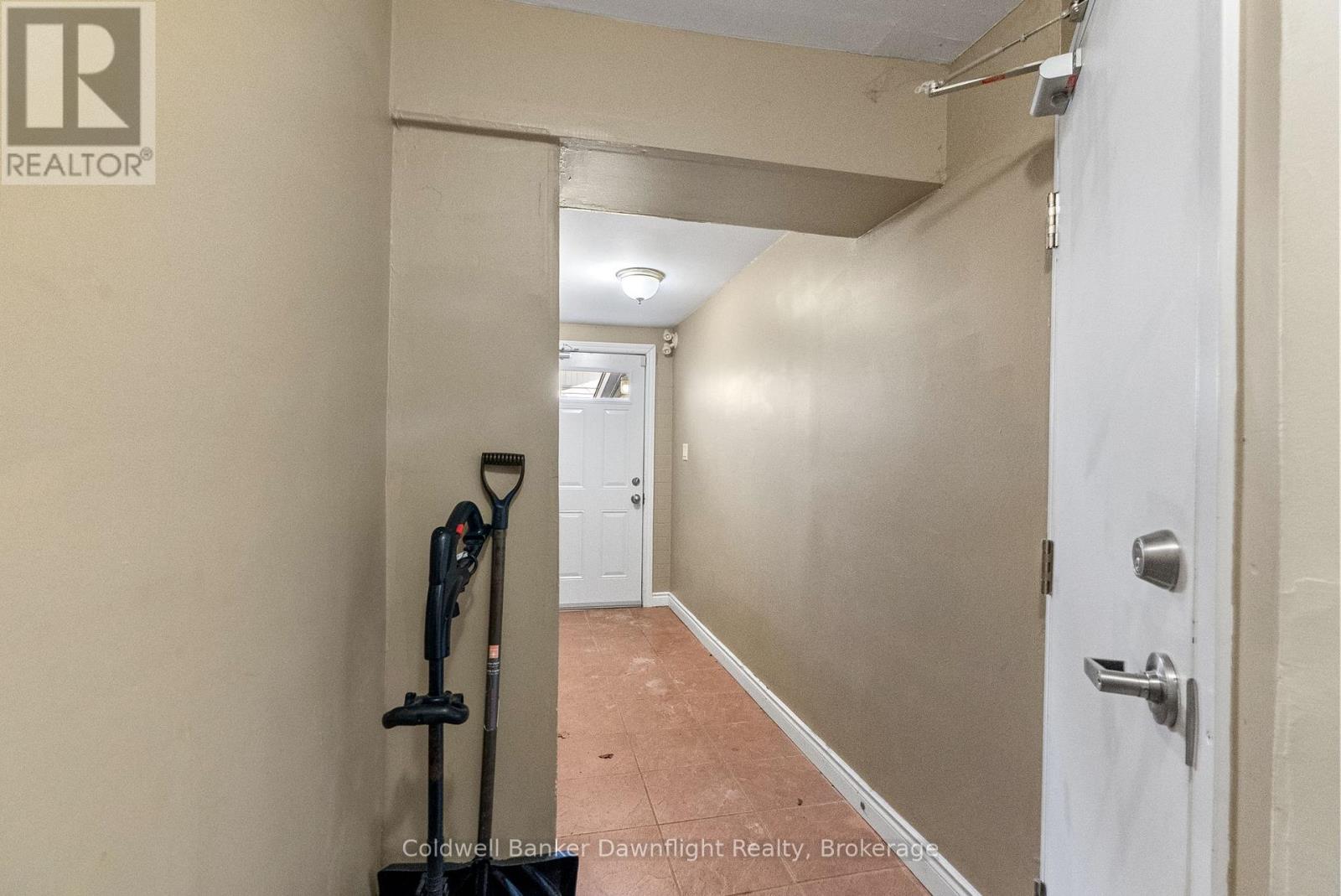 437 Main Street Property Photo 11