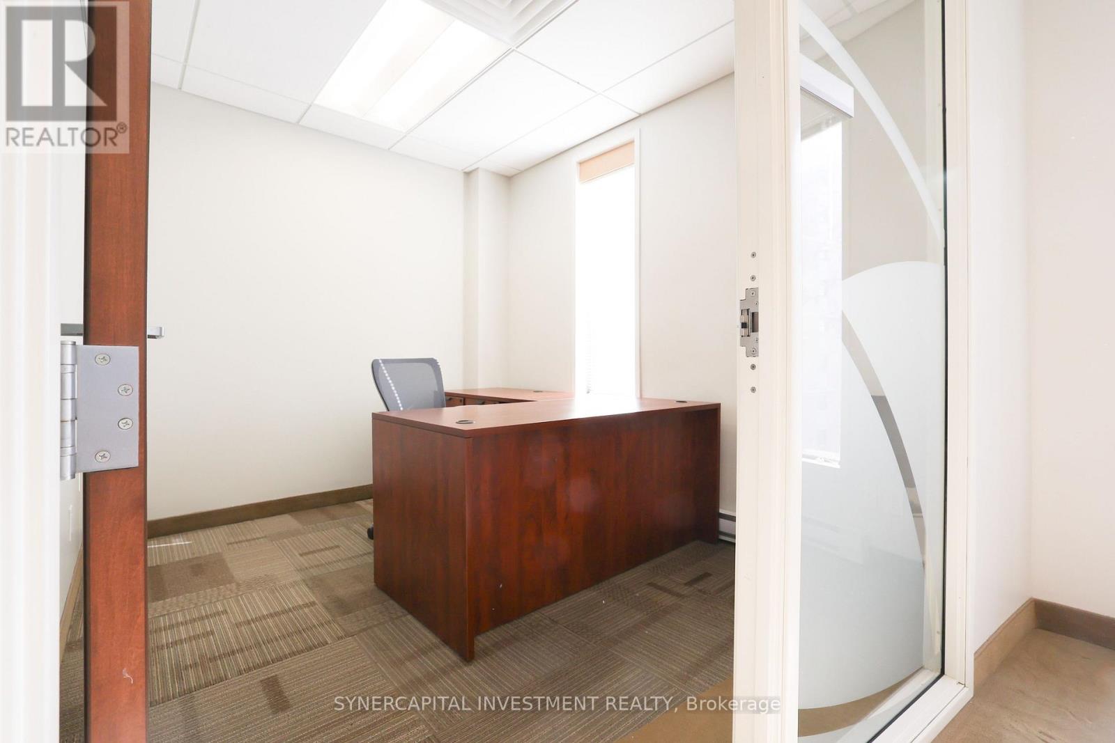 502 Furnished - 1376 Bank Street Property Photo 9