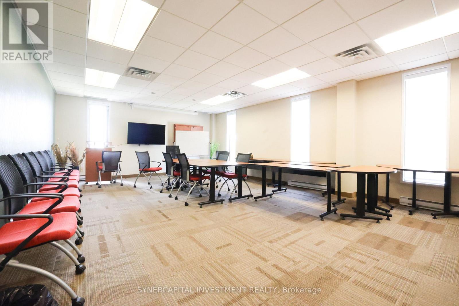 502 Furnished - 1376 Bank Street Property Photo 20
