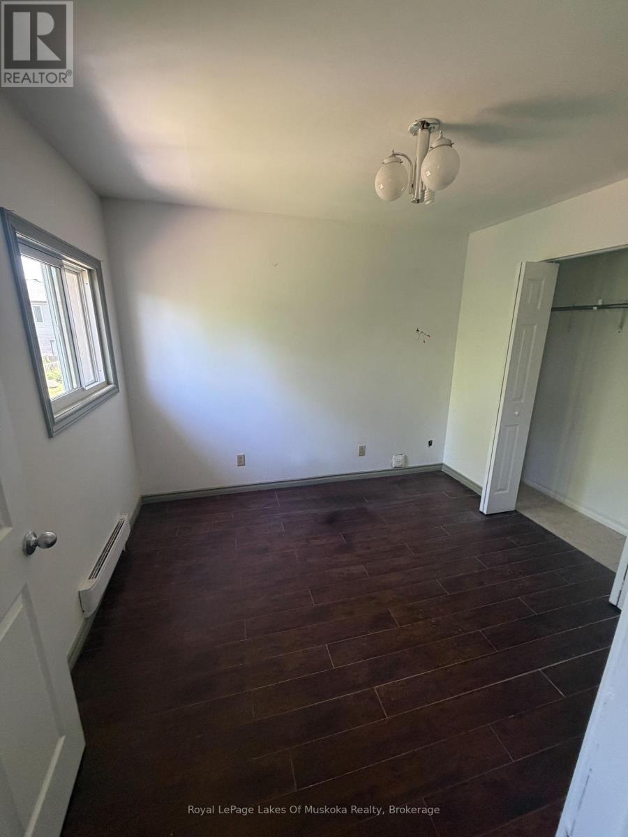 190 Ecclestone Drive Property Photo 12