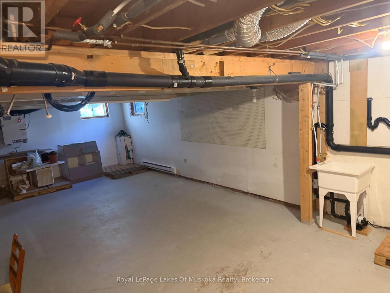 190 Ecclestone Drive Property Photo 14