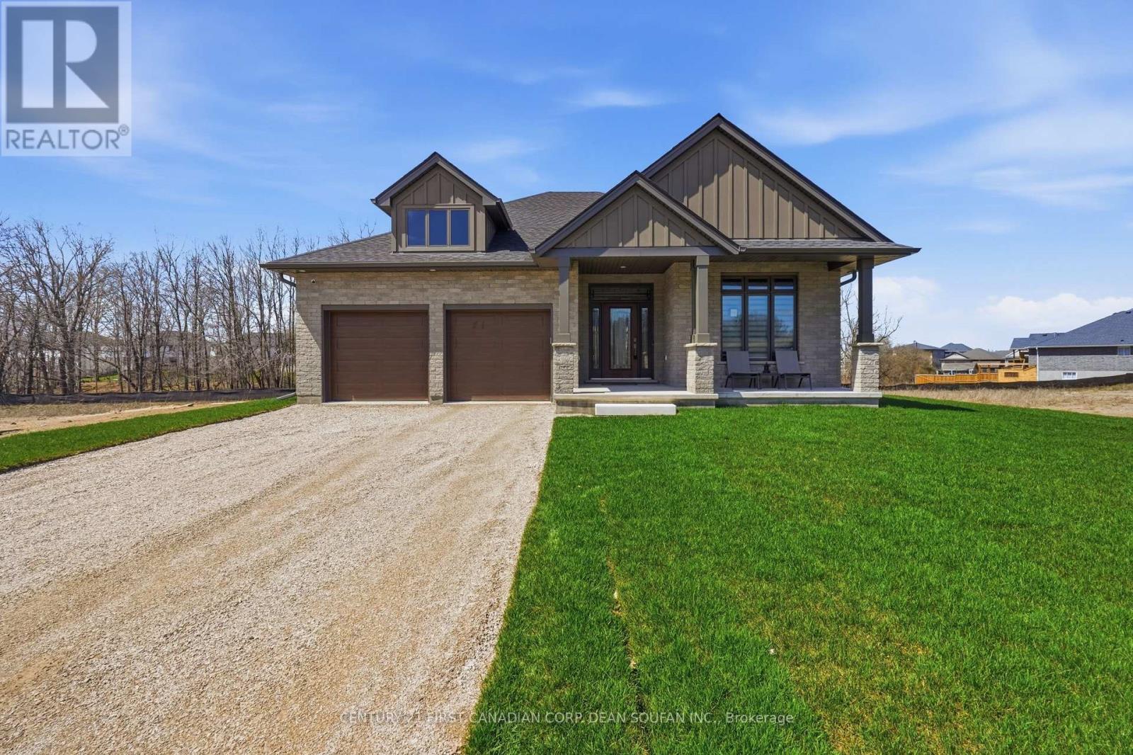 44 MUIRFIELD DRIVE Property Photo 1