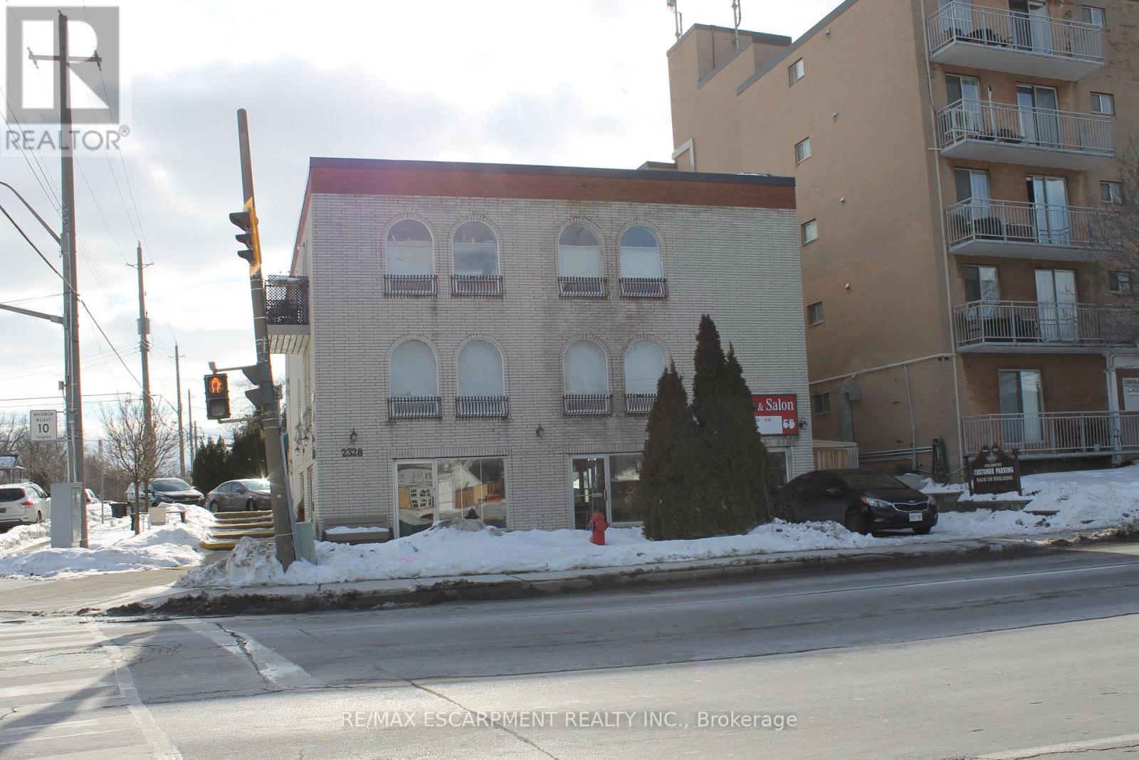 2328 King Street Property Photo 6