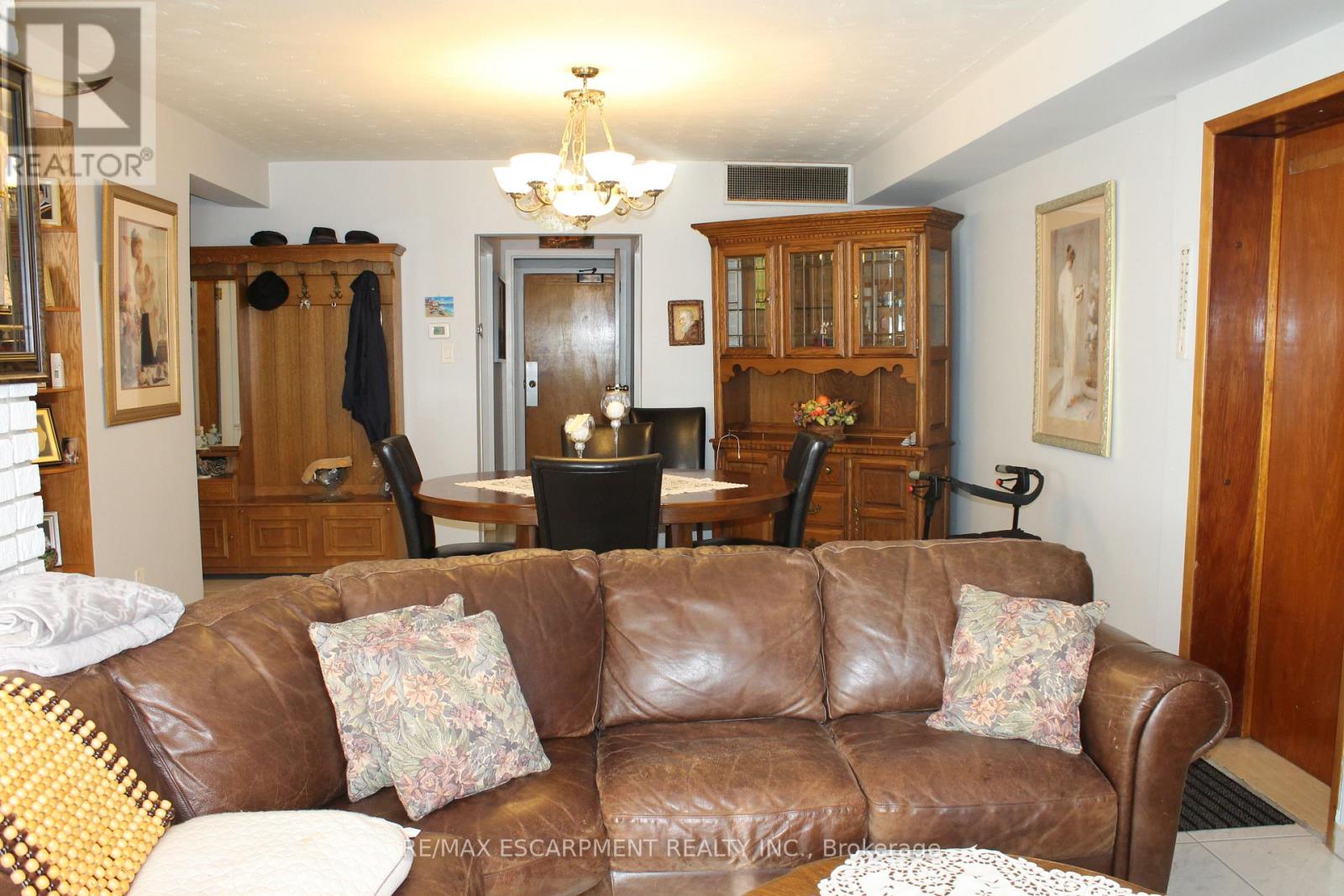 2328 King Street Property Photo 25