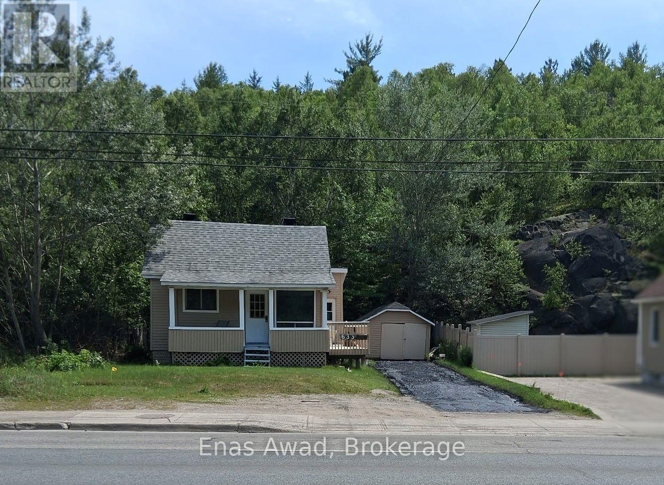 633 KINGSWAY Property Photo 1