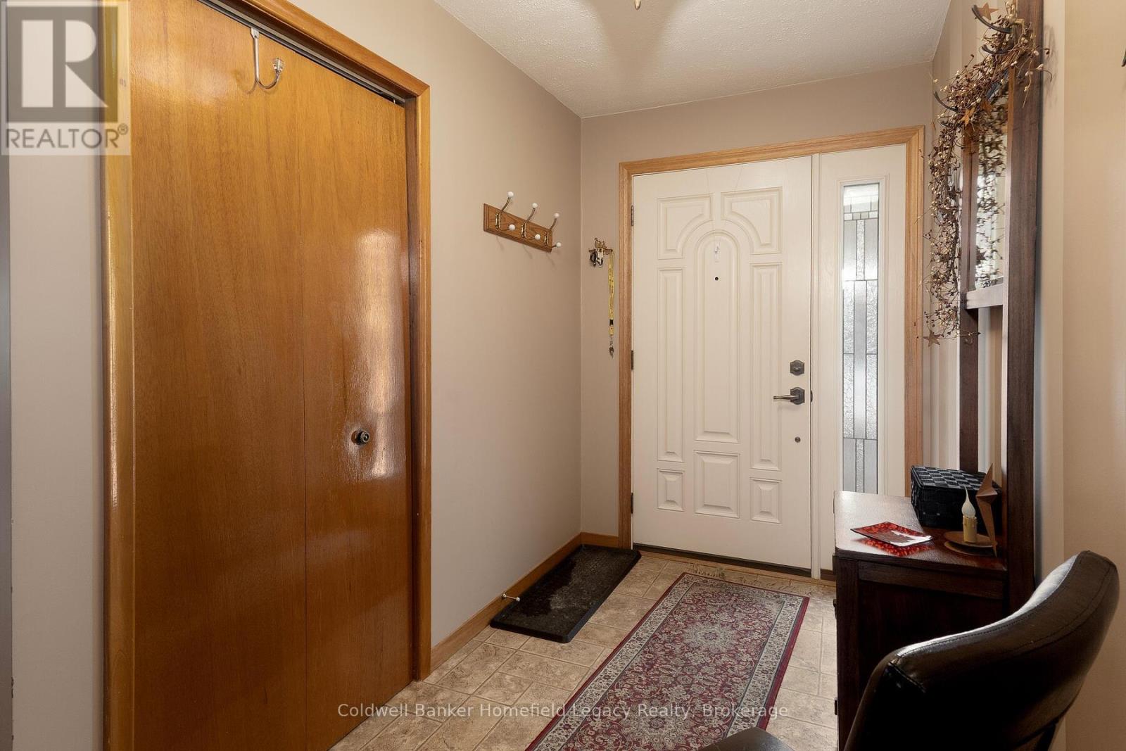 120 Jones Street W Property Photo 9