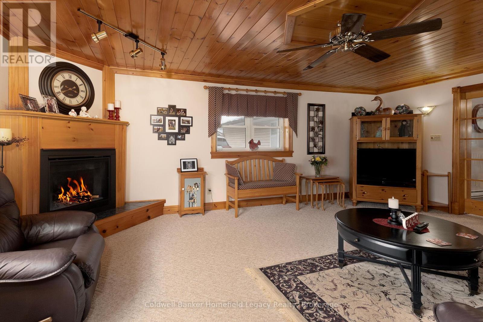 120 Jones Street W Property Photo 13