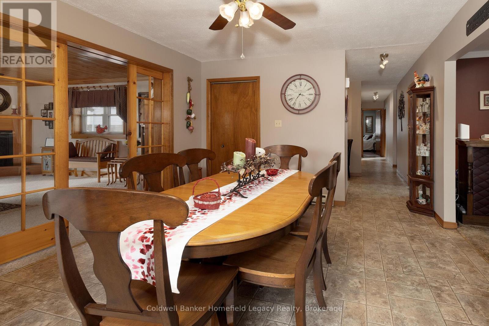 120 Jones Street W Property Photo 18