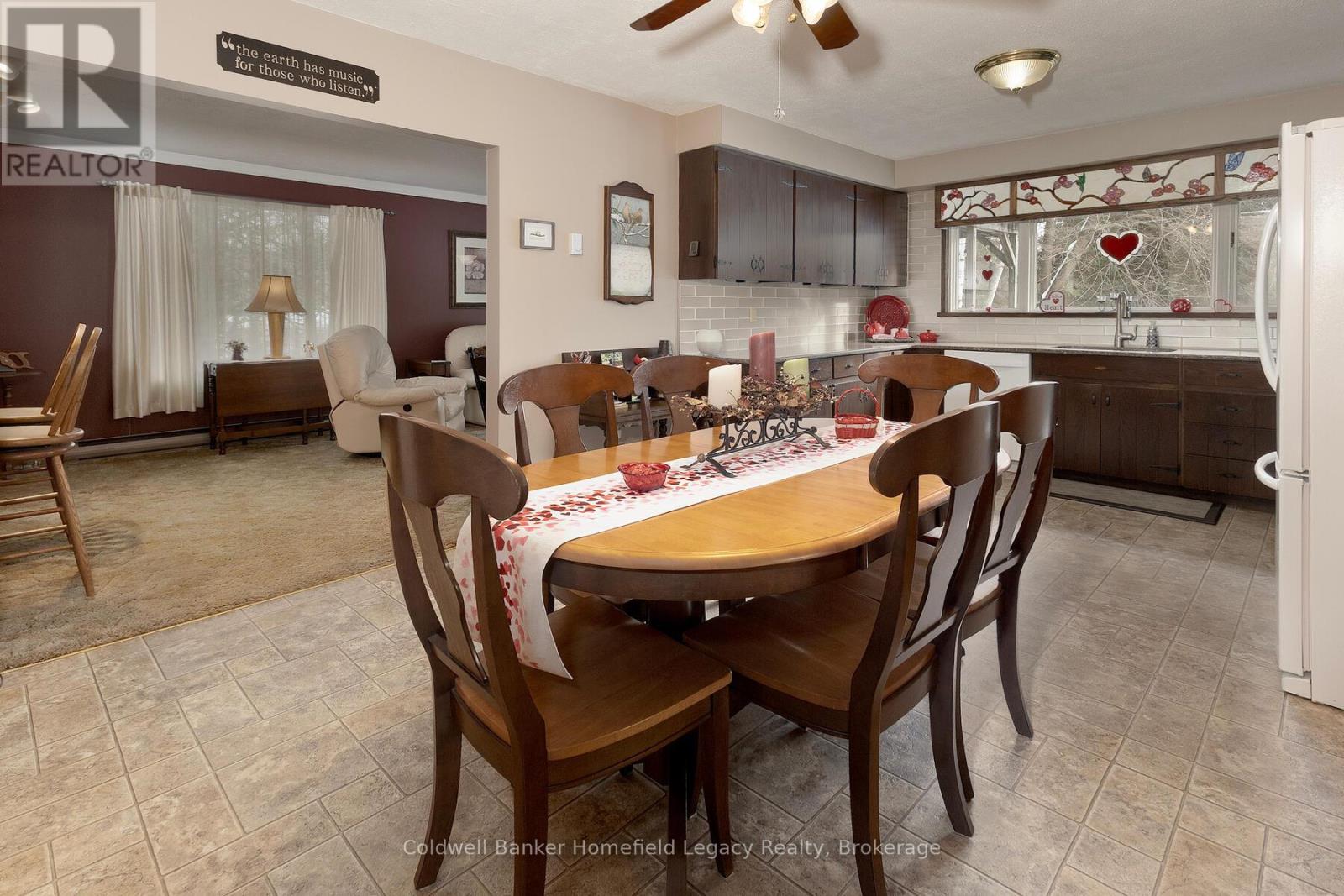 120 Jones Street W Property Photo 20