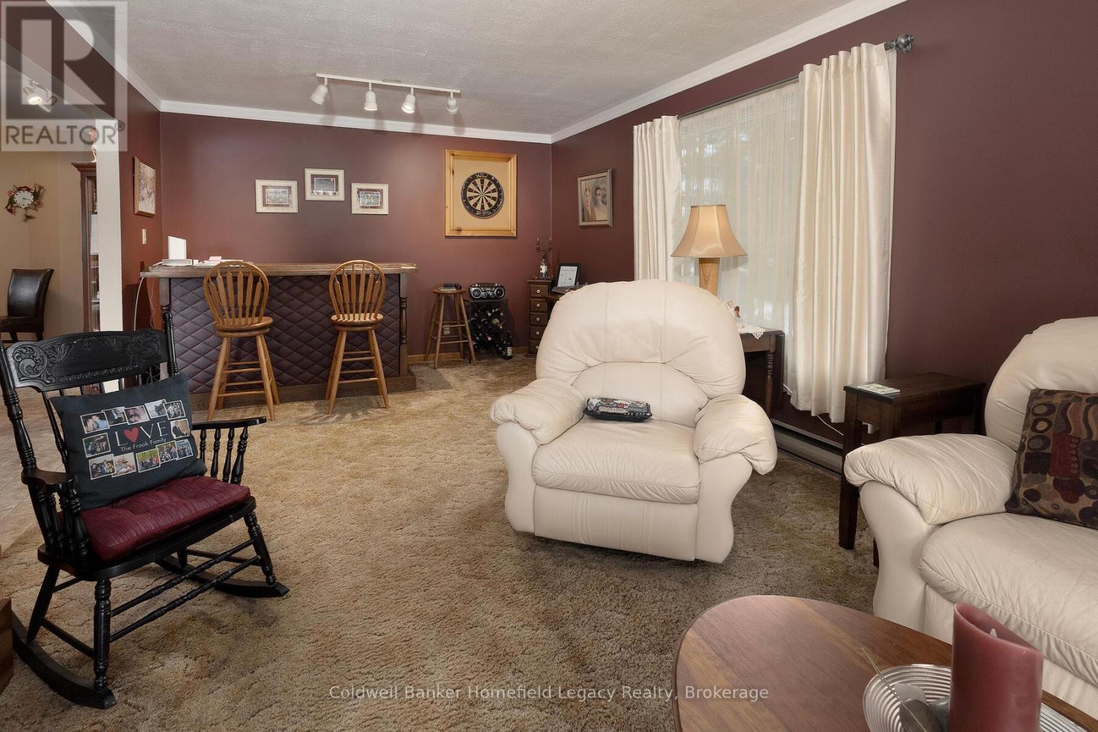 120 Jones Street W Property Photo 23