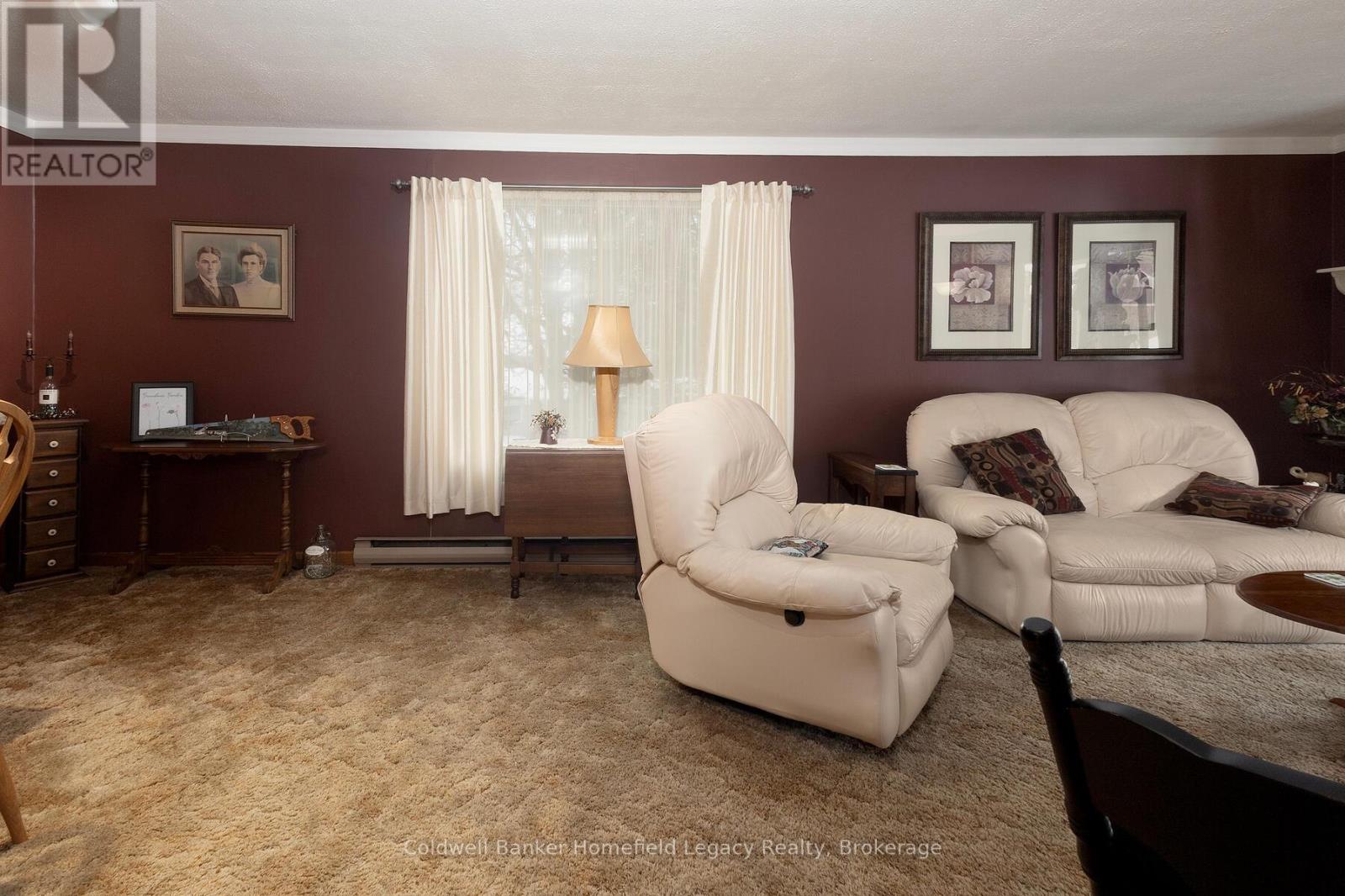 120 Jones Street W Property Photo 24