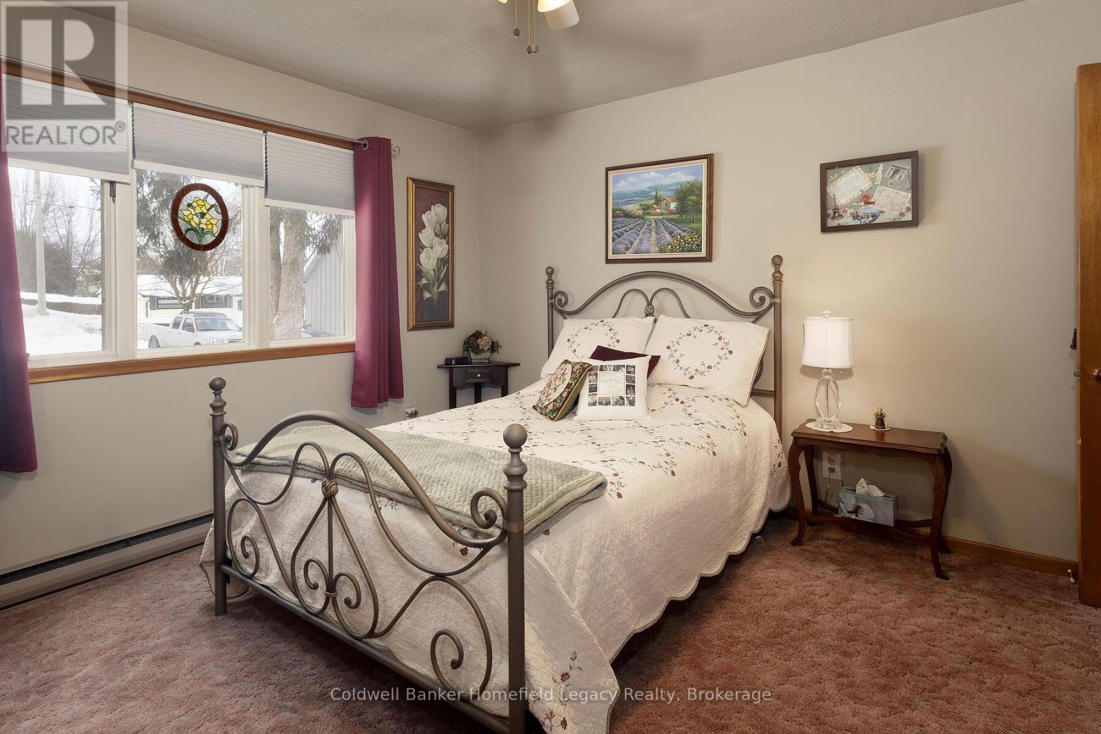 120 Jones Street W Property Photo 36