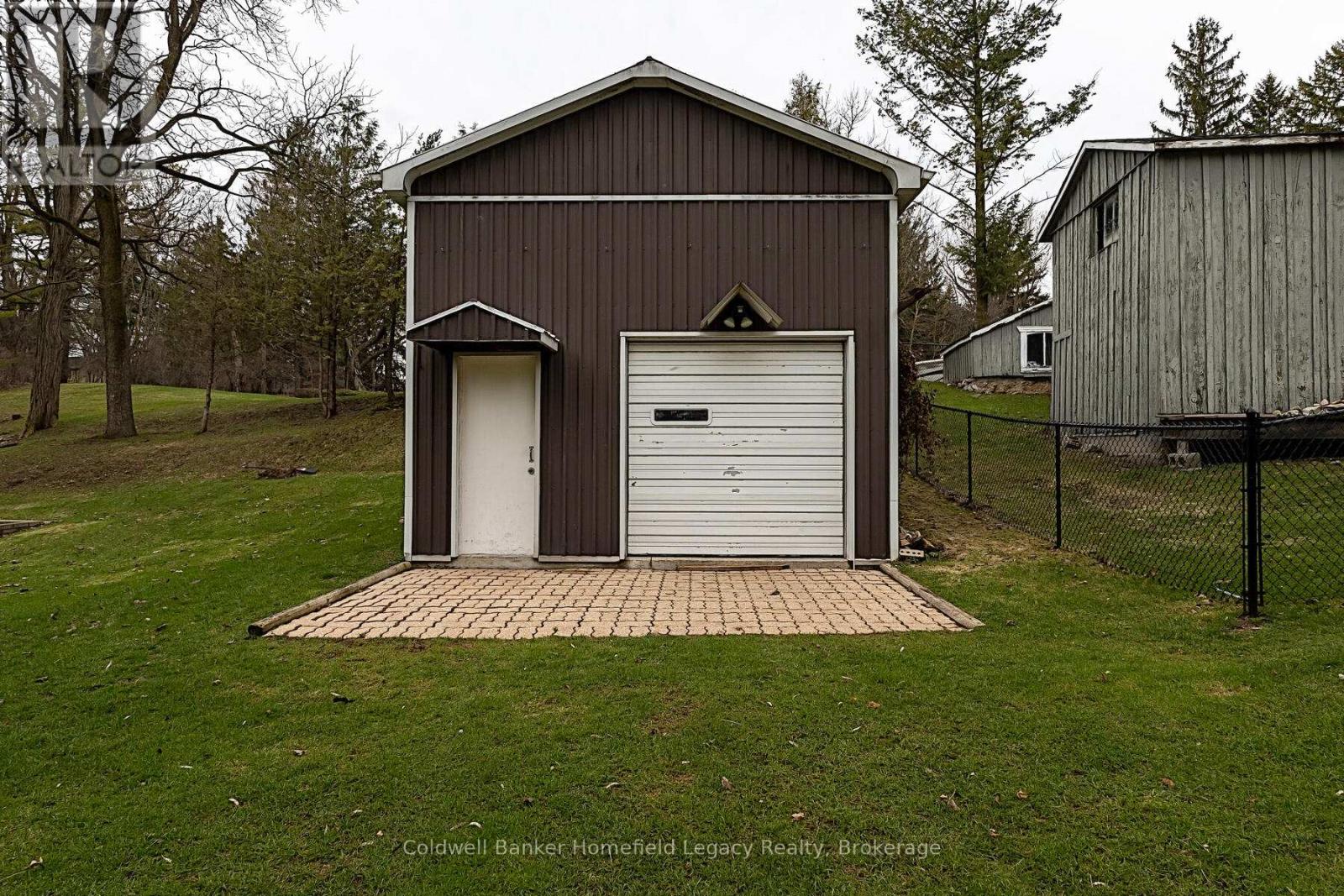 120 Jones Street W Property Photo 41