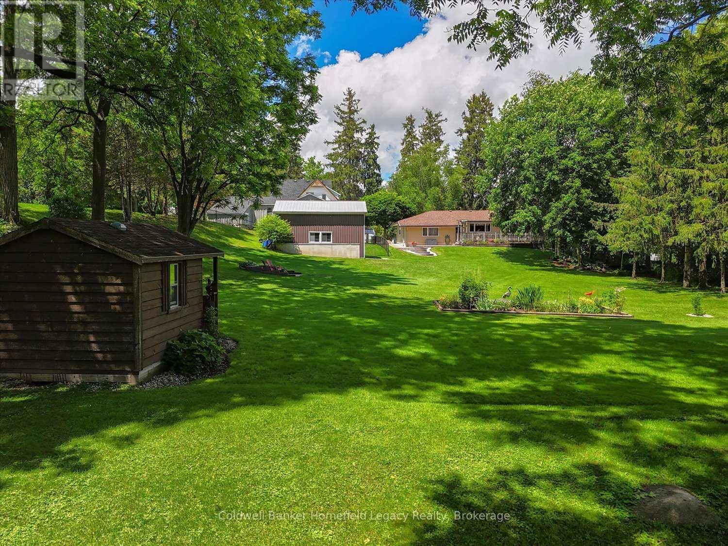 120 Jones Street W Property Photo 45