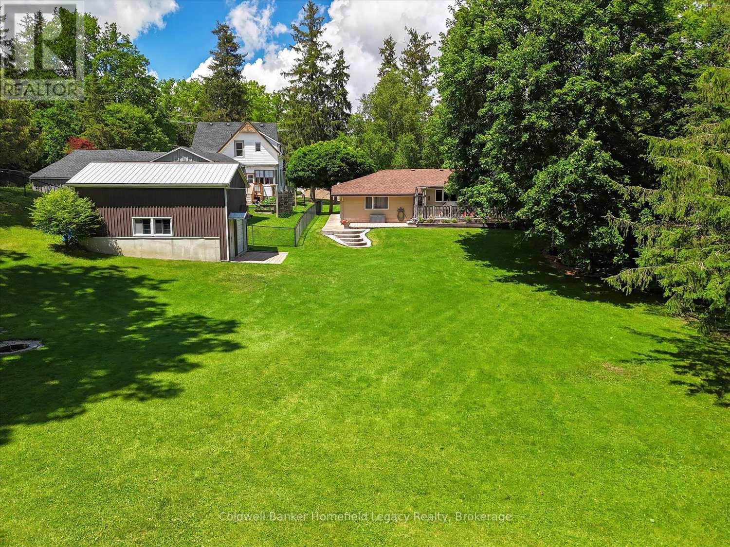120 Jones Street W Property Photo 46