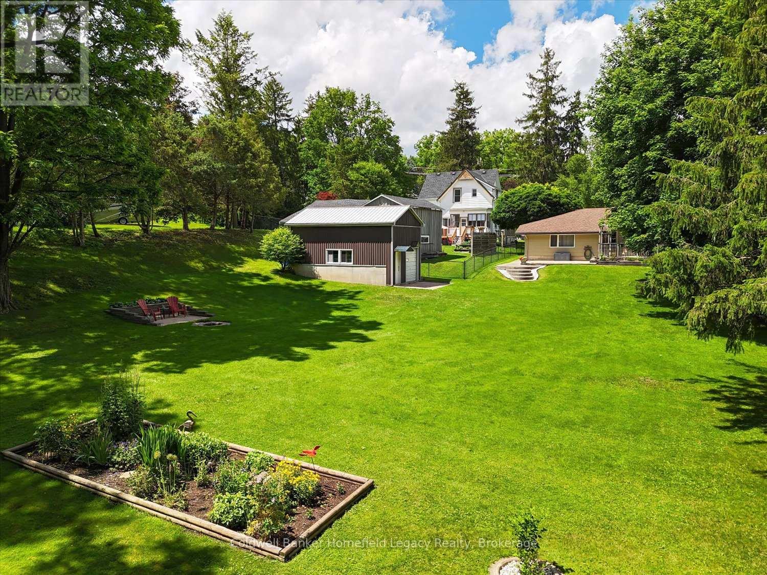 120 Jones Street W Property Photo 47