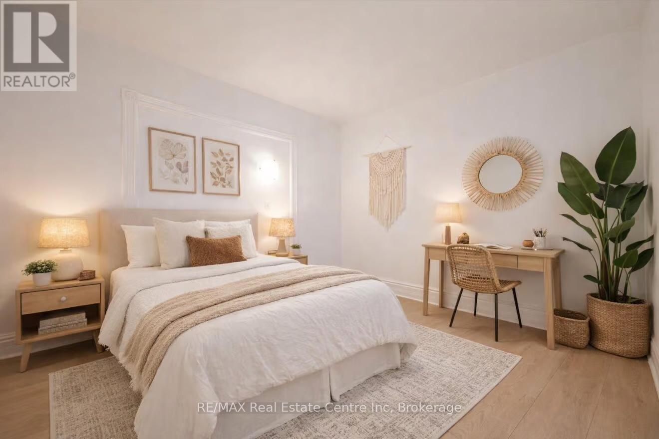 136 Paisley Street Property Photo 4