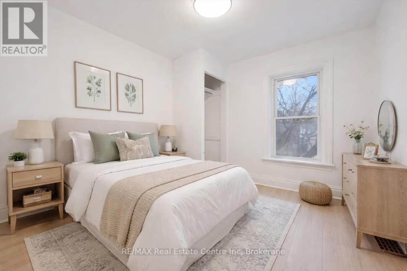 136 Paisley Street Property Photo 6