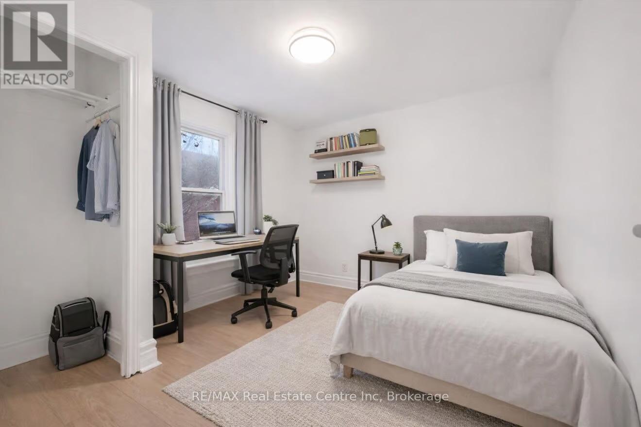 136 Paisley Street Property Photo 9