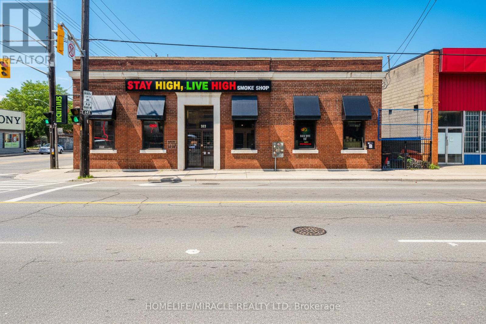 290 KENILWORTH AVENUE N Property Photo 1