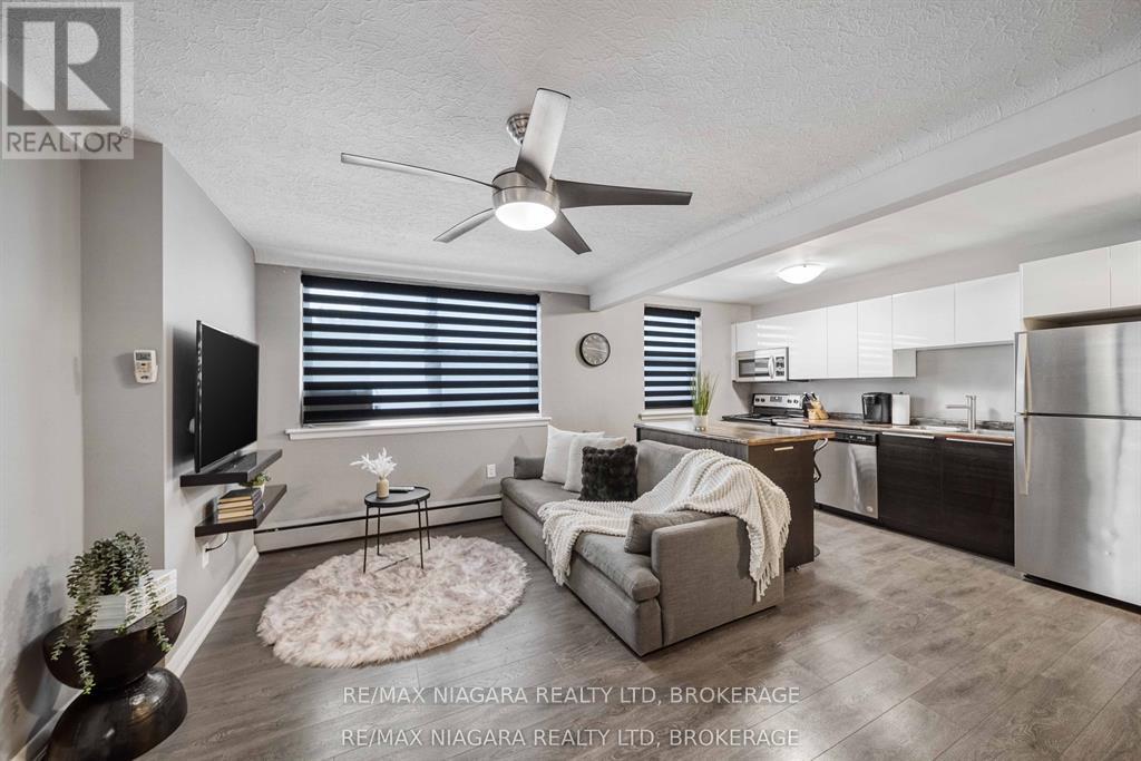8 - 4538 HURON STREET Property Photo 1