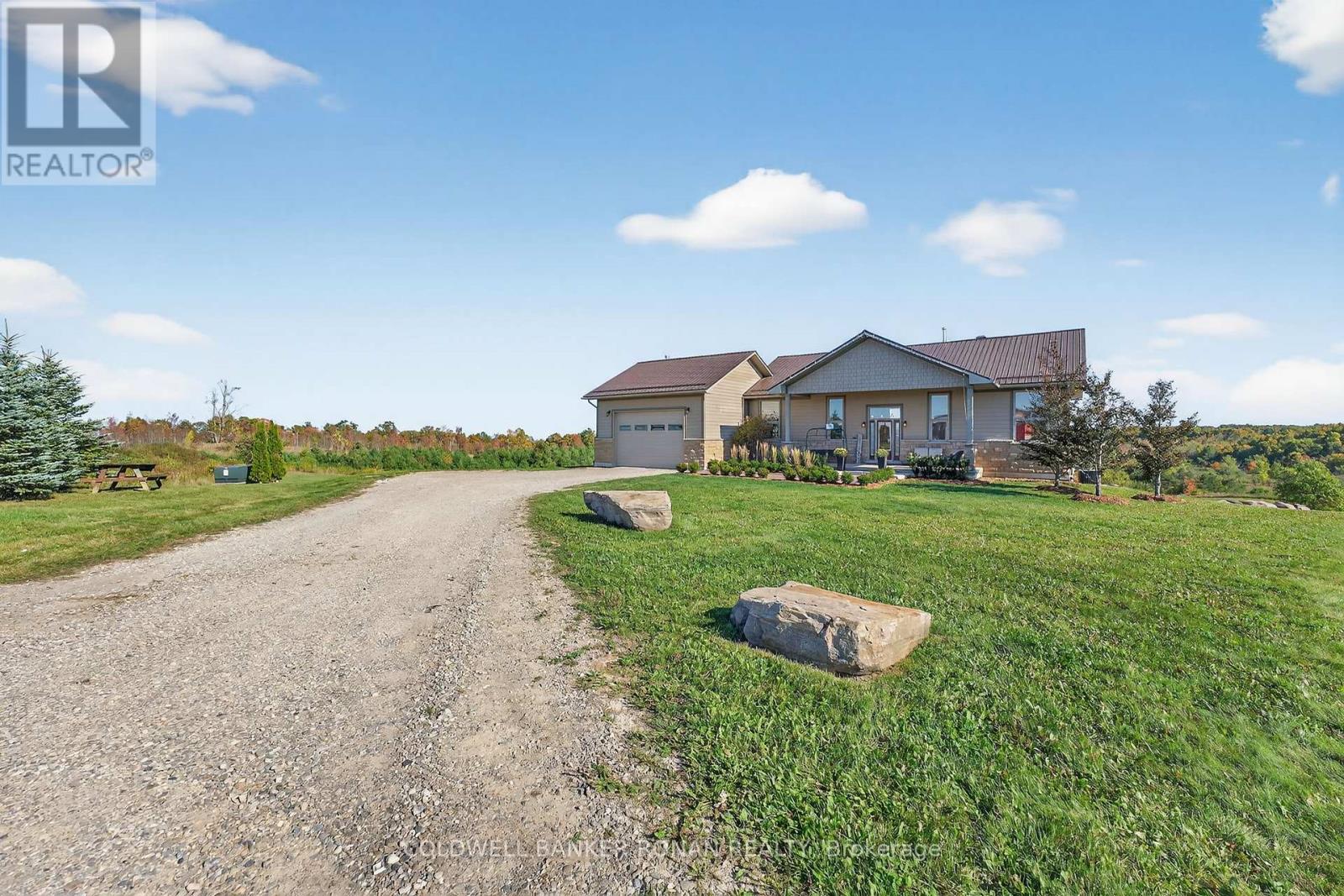 796271 3rd Line E Property Photo 5