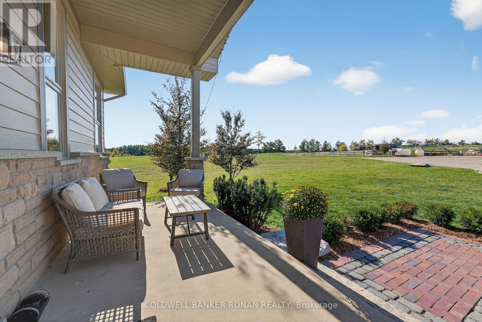 796271 3rd Line E Property Photo 6