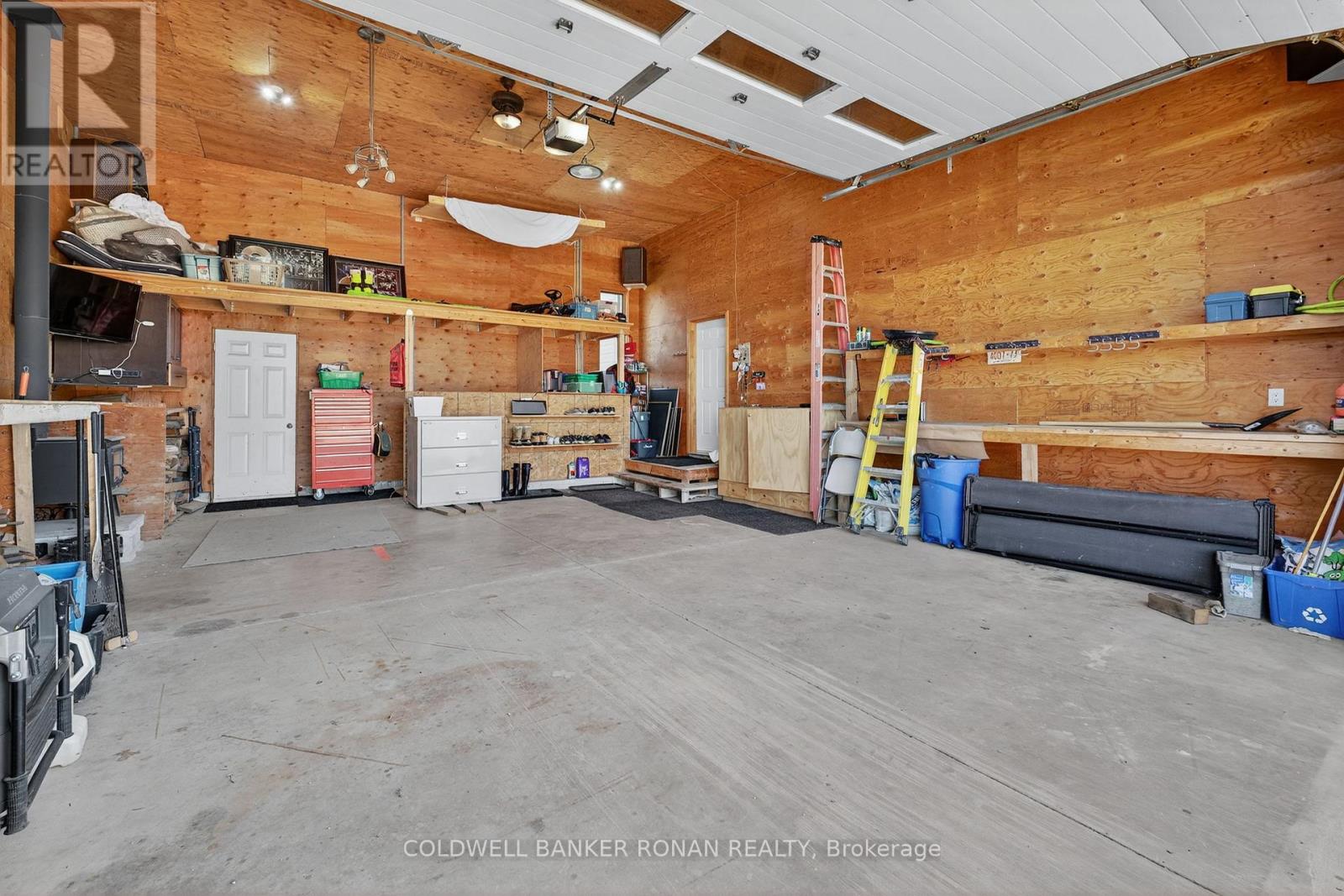 796271 3rd Line E Property Photo 27