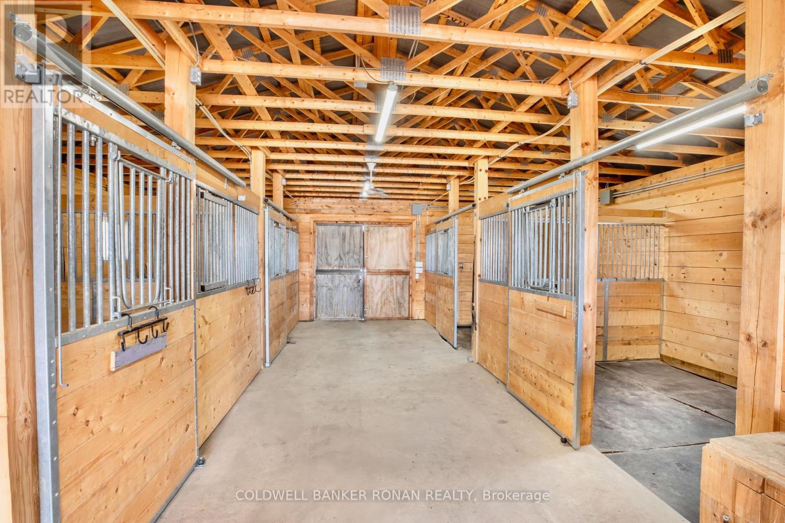 796271 3rd Line E Property Photo 36
