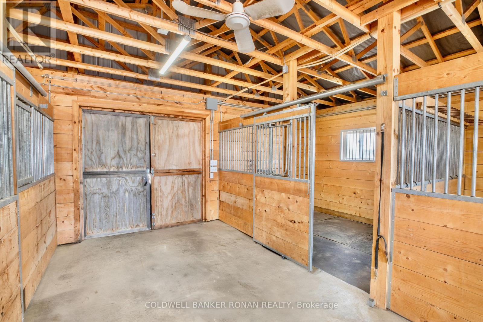 796271 3rd Line E Property Photo 39