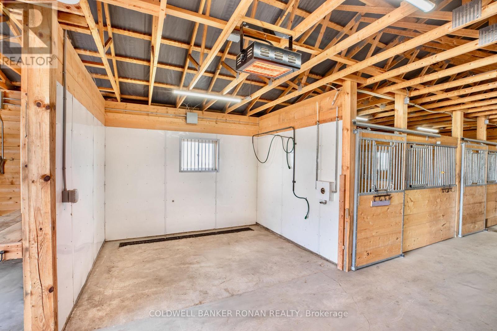 796271 3rd Line E Property Photo 40