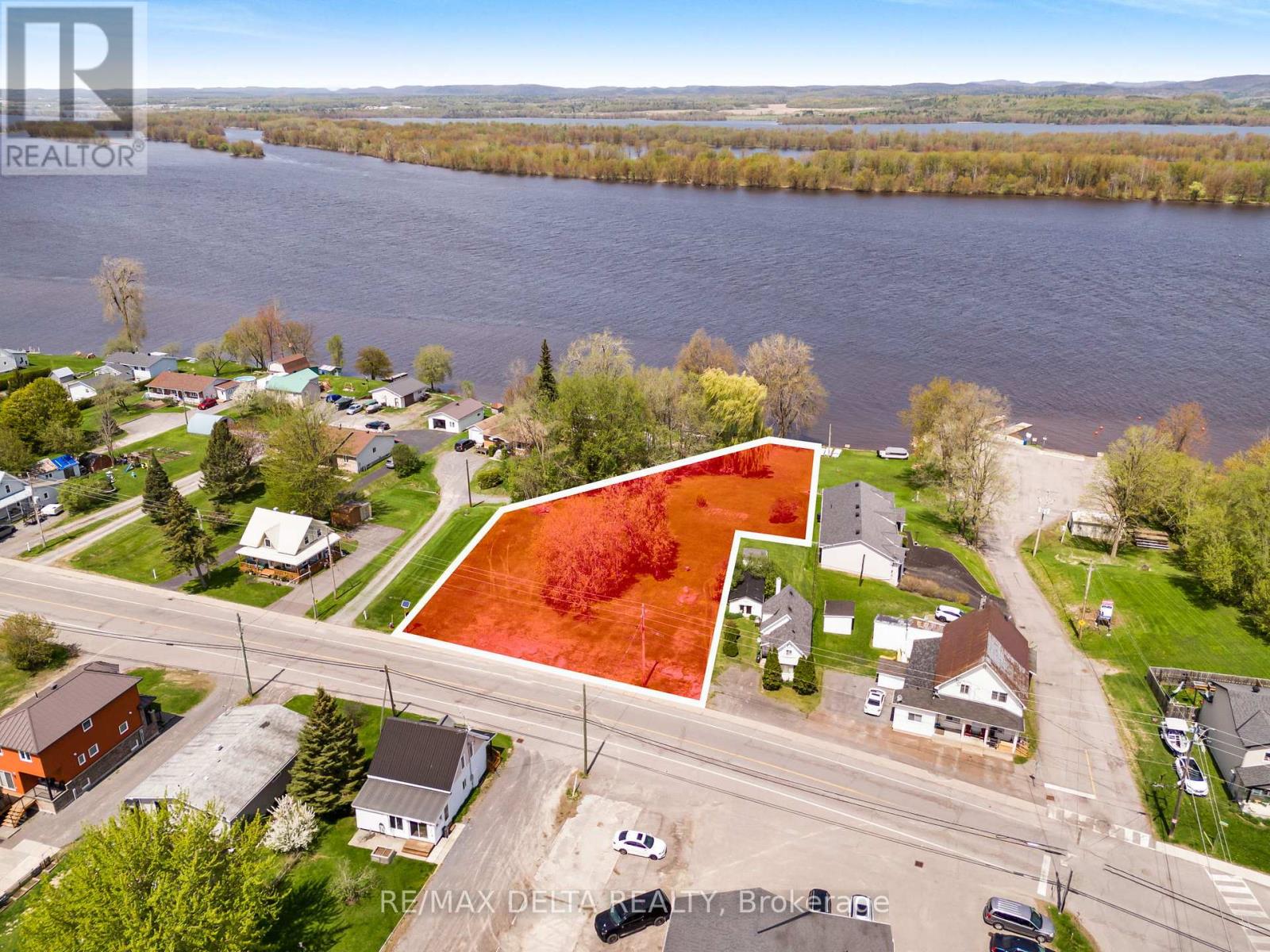 3211 Main Street Property Photo 1