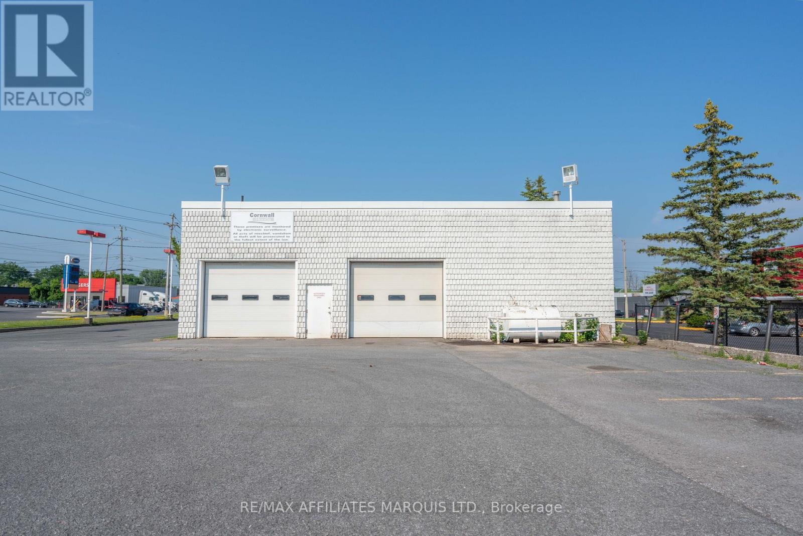 1200 Brookdale Avenue N Property Photo 13